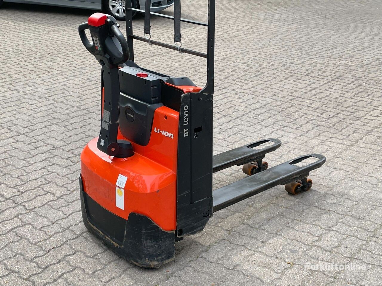 Toyota LWE140 electric pallet truck