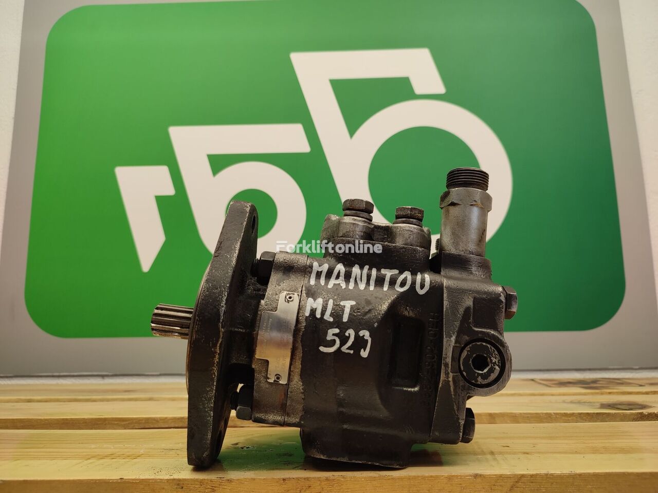 Pompa zębata Parker Manitou MLT 523(7029111073) engine cooling pump for telehandler